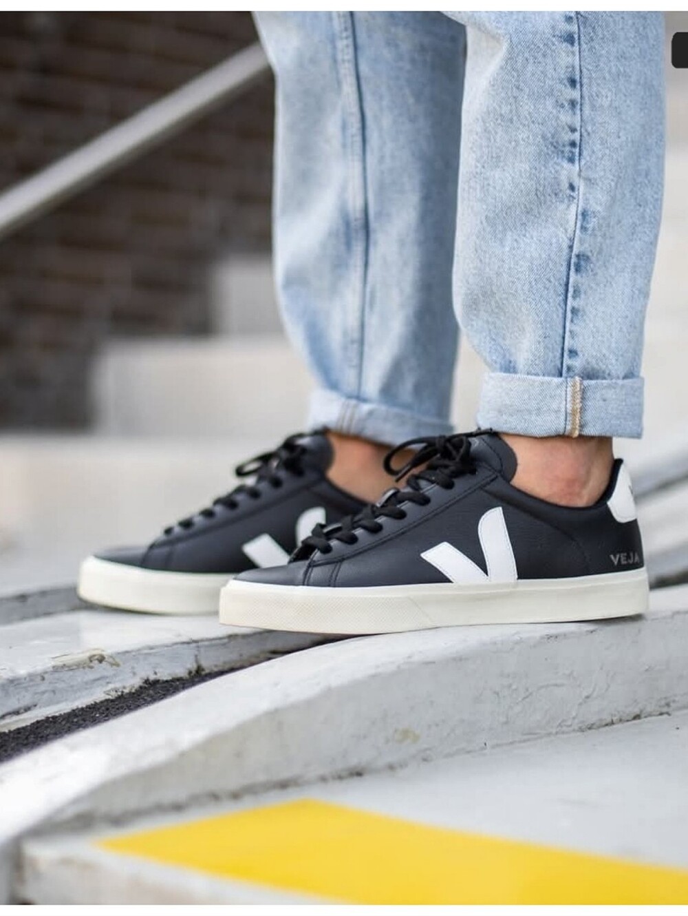 VEJA Campo Easy Two-Tone Leather Sneakers Black White Size 7 Travel Streetwear